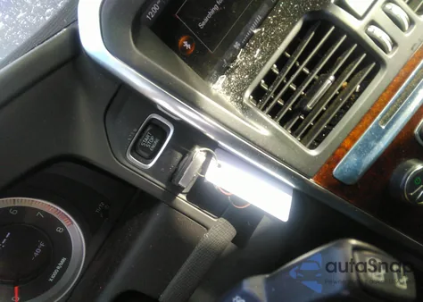 2012 Volvo Xc60 3.2 Platinum/3.2 Premier/3.2 Premier Plus/3.2L z USA, uszkodzony, nr VIN YV4952DZ0C2323046